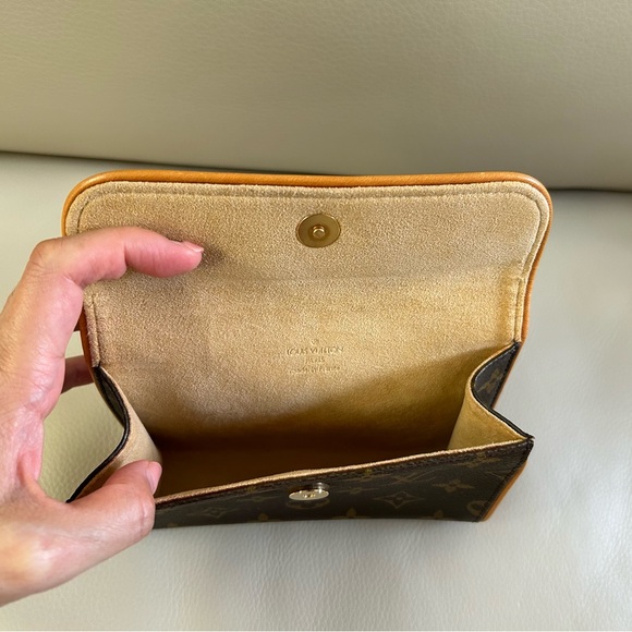 Authentic Vintage Louis Vuitton Florentine Belt Bag - Picture 10 of 14